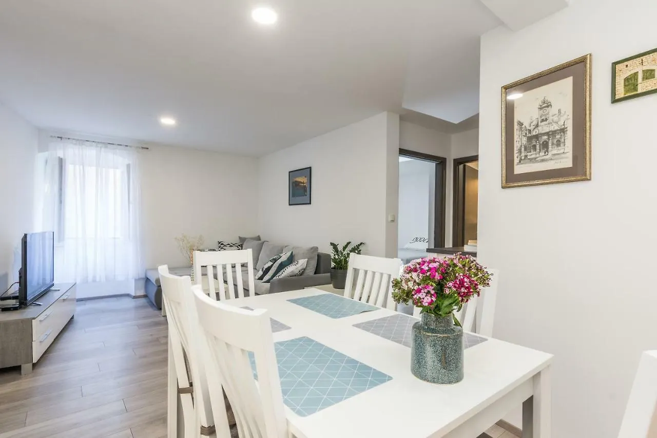 Stylish Apartment In The Center Of Zara