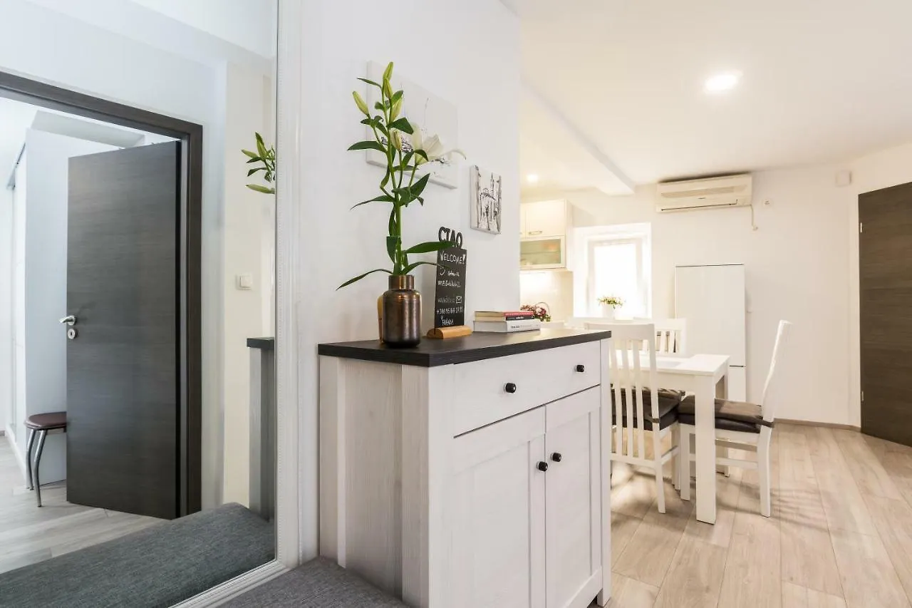 Stylish Apartment In The Center Of Zadar