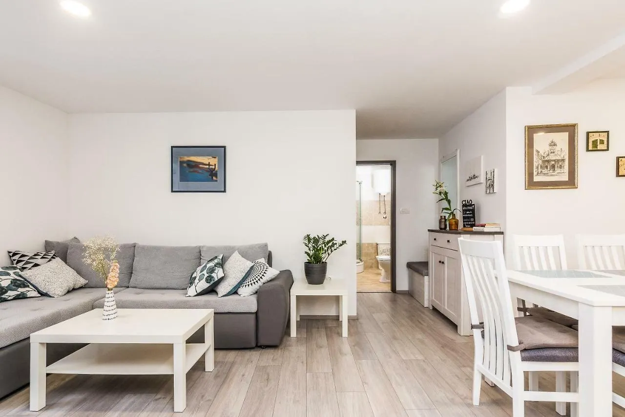 Stylish Apartment In The Center Of Zadar