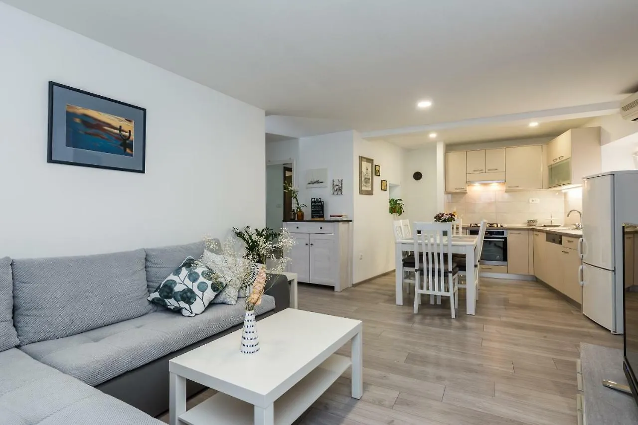 Stylish Apartment In The Center Of Zadar