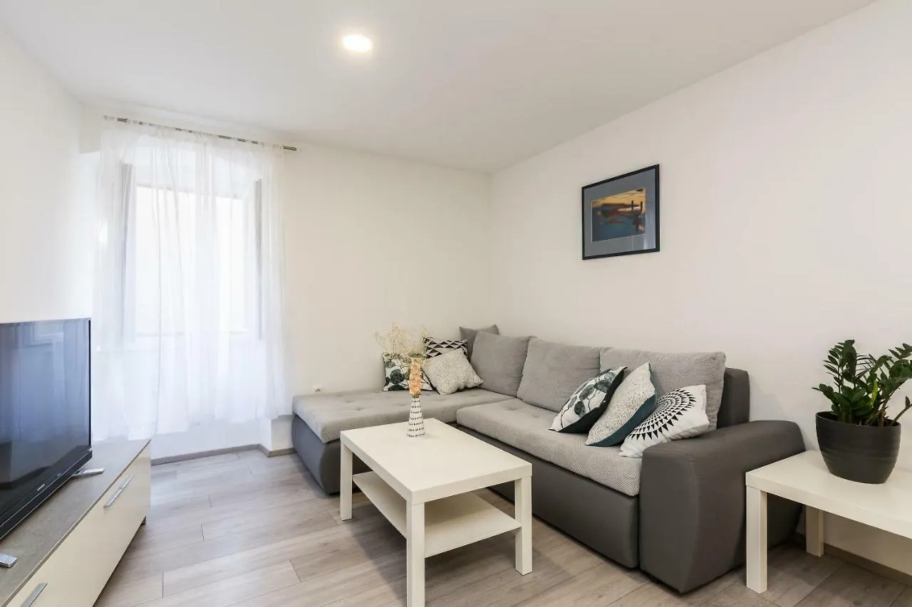 Stylish Apartment In The Center Of Zadar