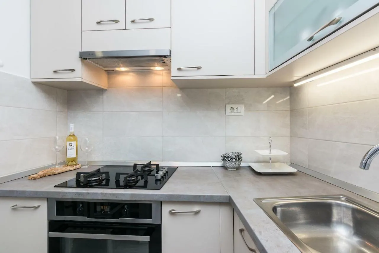 Stylish Apartment In The Center Of Zadar